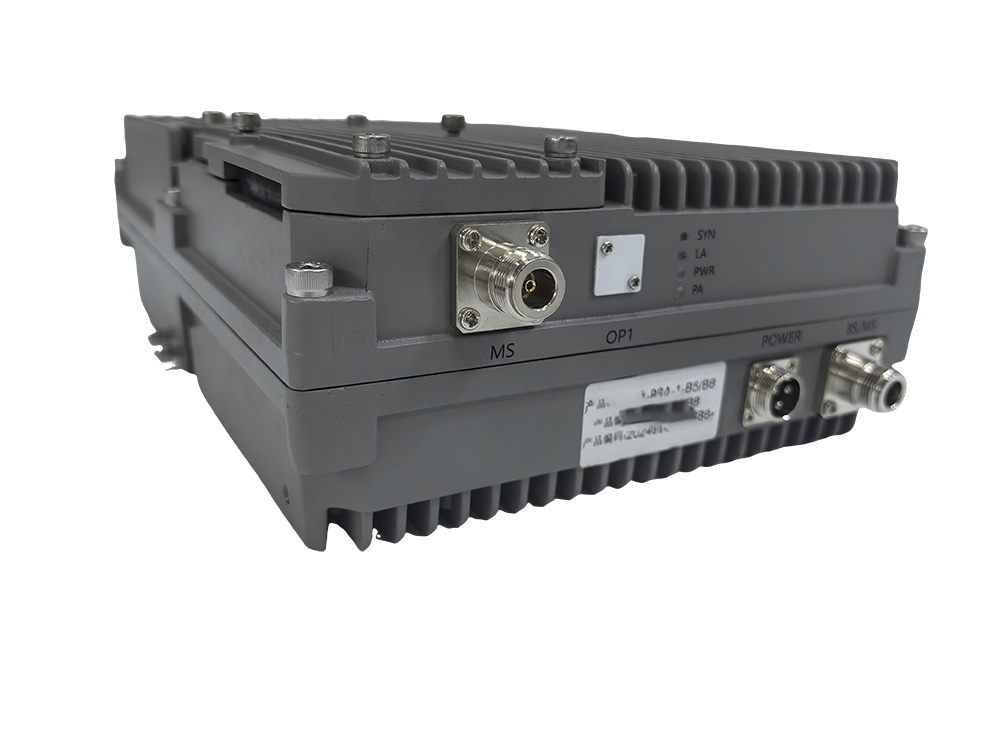  皮山三频手机信号接收器2000㎡