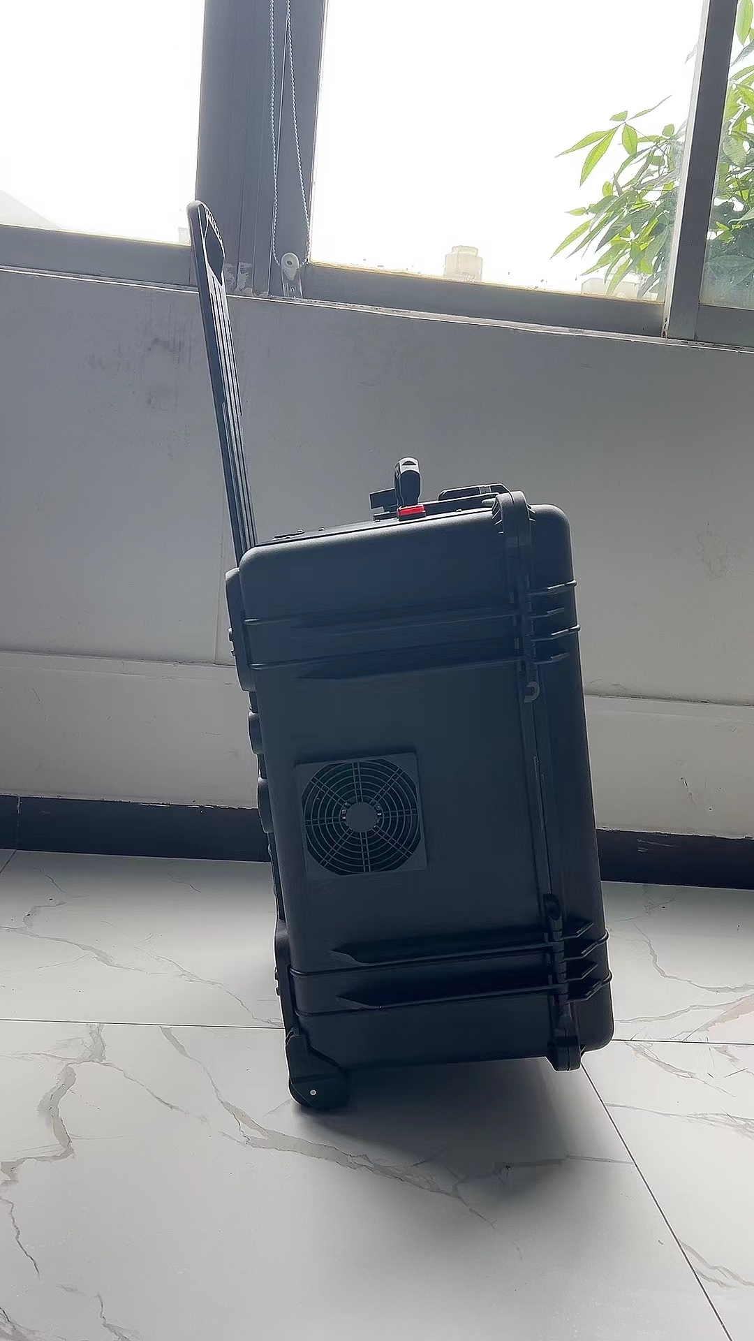 皮山手拉箱型移动通信干扰器